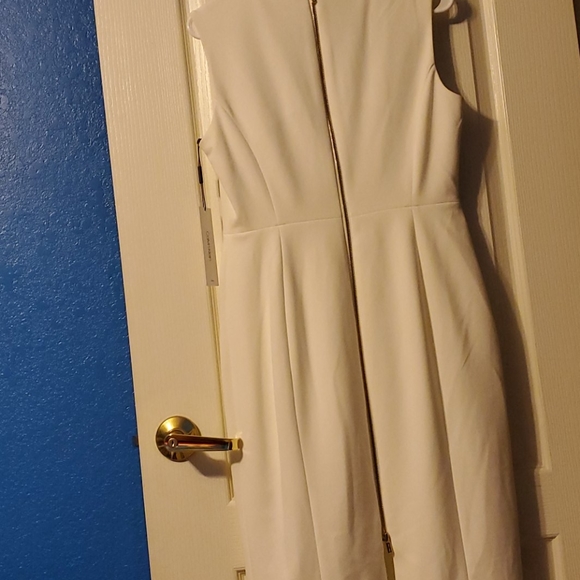 Calvin Klein w/gold buttons fitted cream - Picture 4 of 5